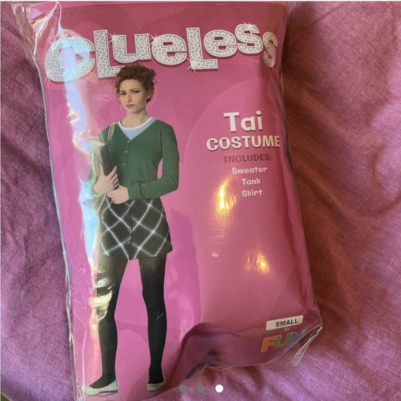 Tai from Clueless Halloween Costume - Picture 3 of 3